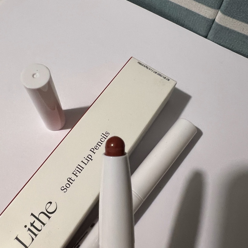 Lithe Soft Fill Lip Pencil - Duo - Picture 5 of 8